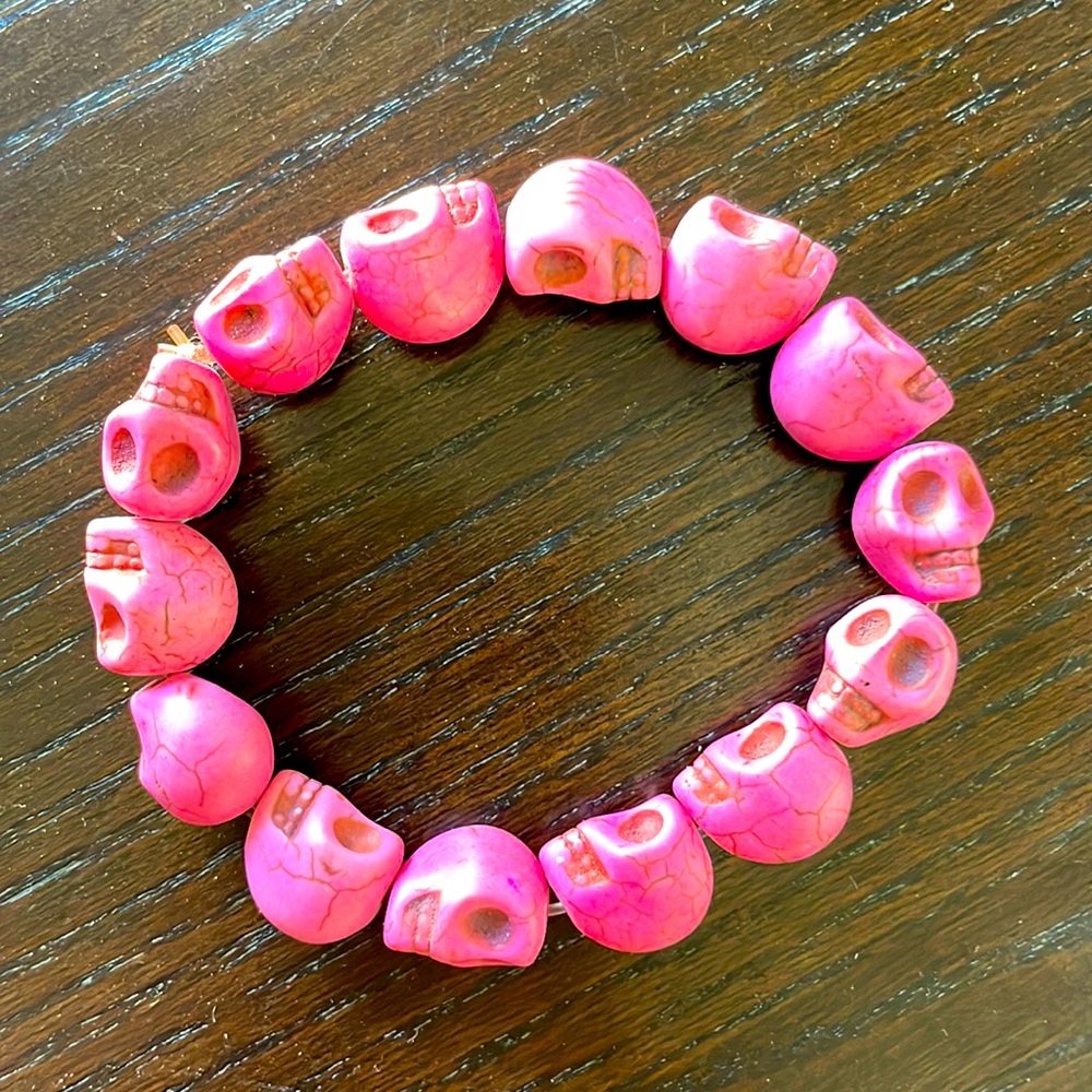 Unusual Stone Dia De Los Muertos Bracelet.  Elastic Hecho en Mexico.